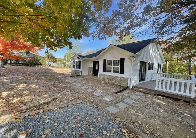 Photo 2 of Single family home for sale at 202 Gammons Ln, Lafayette, TN 37083 | MLS# 3629973 | Listing updated on 2026-10-30