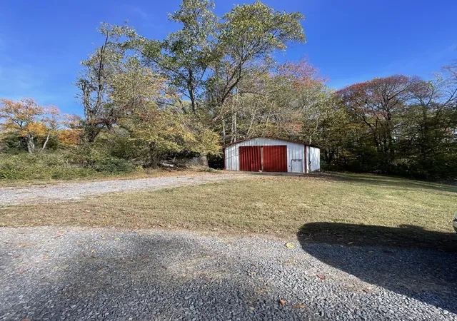 Photo 3 of Single family home for sale at 202 Gammons Ln, Lafayette, TN 37083 | MLS# 3629973 | Listing updated on 2026-10-30