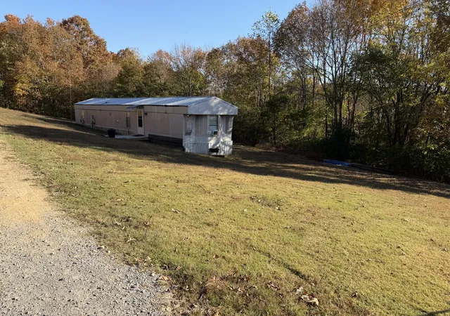 Photo 2 of Manufactured home for sale at 56 Blf Point Ridge Ln, Waverly, TN 37185 | MLS# 3630016 | Listing updated on 2026-10-30