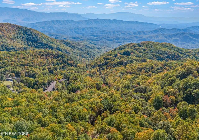 Photo 3 of Single family home for sale at 939 Swann Saddle Rd, Sevierville, TN 37876 | MLS# 3630018 | Listing updated on 2026-10-30