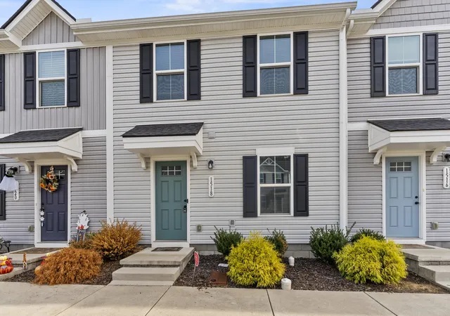 Photo 1 of Townhouse for sale at 1518 Smoketree Rd, Antioch, TN 37013 | MLS# 3630050 | Listing updated on 2026-10-31