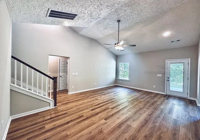 Photo 3 of Single family home for sale at 69 Laurel View St, Manchester, TN 37355 | MLS# 3630113 | Listing updated on 2026-10-31