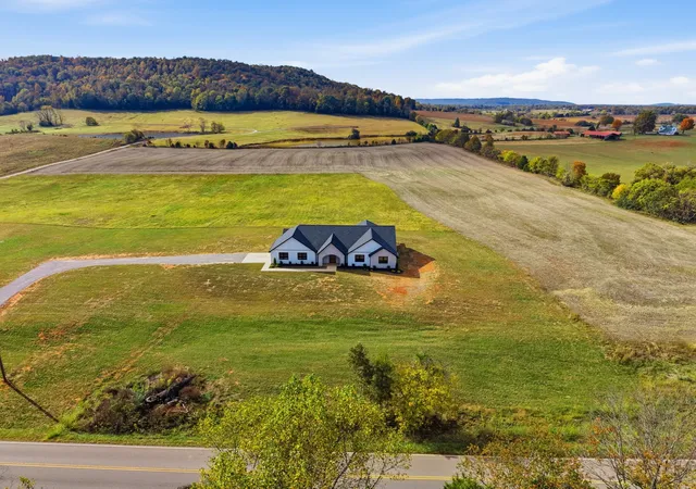 Single family home for sale at 4221 Gum Springs Mountain Rd, Sparta, TN 38583 | MLS# 3630208