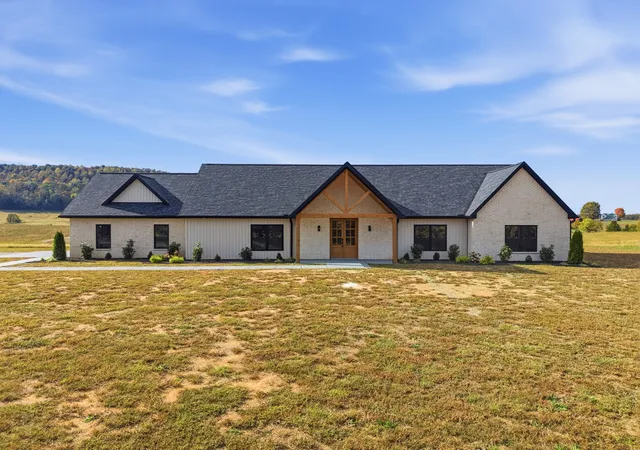 Single family home for sale at 4169 Gum Springs Mountain Rd, Sparta, TN 38583 | MLS# 3630211