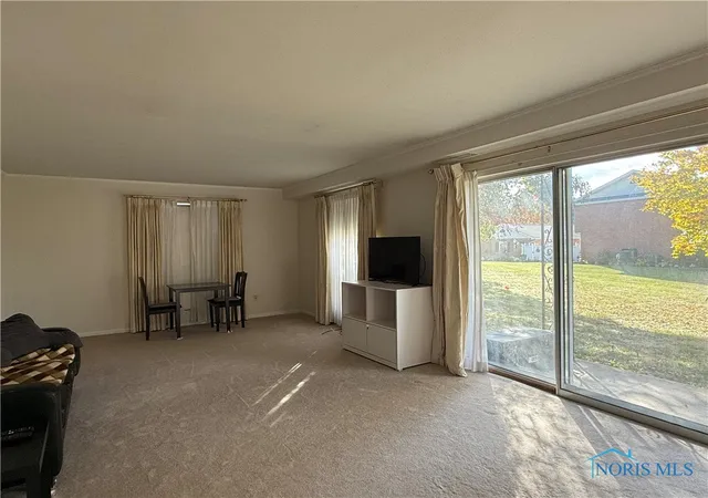 Photo 2 of Condominium at 425 W Ridge Dr #U1, Fostoria, OH 44830 | MLS# 6121644 | | Sold on 2025-03-06