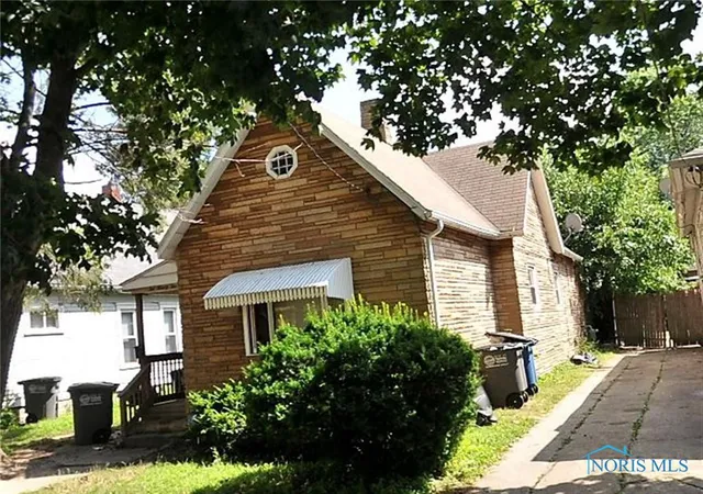 Homes for sale in Toledo, OH | 222 Dexter St, Toledo, OH 43608 | MLS# 6133365