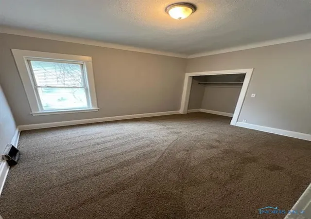 Photo 3 of Multi family home for sale at 928 Islington St, Toledo, OH 43610 | MLS# 6130811 | Listing updated on 2025-12-26