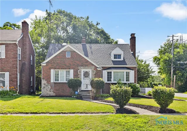 Homes for sale in Toledo, OH | 2679 Latonia Blvd, Toledo, OH 43606 | MLS# 6132319