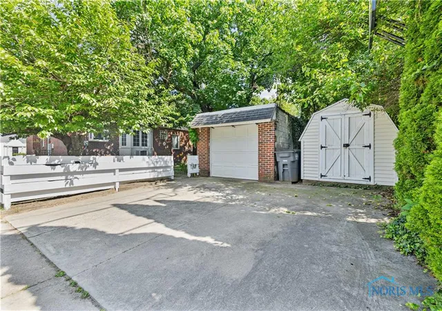 Homes for sale in Toledo, OH | 2679 Latonia Blvd, Toledo, OH 43606 | MLS# 6132319