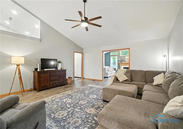 2nd image of 1556 Plum Creek Dr, Findlay, OH 45840 | MLS# 6134707