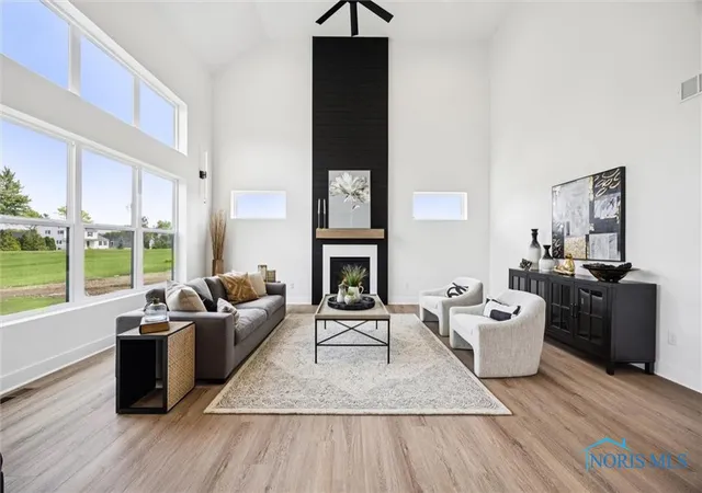 image of 999 Stoneleigh Dr, Perrysburg, OH 43551 | MLS# 6131446