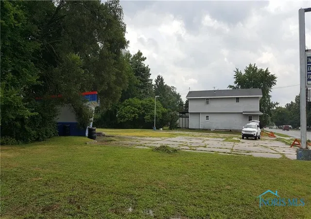 Photo 3 of Land for sale at 892 N Countyline St, Fostoria, OH 44830 | MLS# 6102129 | Listing updated on 2026-01-02