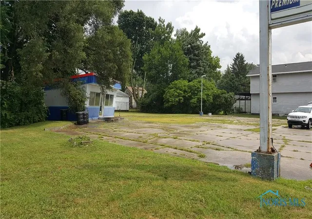 Photo 4 of Land for sale at 892 N Countyline St, Fostoria, OH 44830 | MLS# 6102129 | Listing updated on 2026-01-02