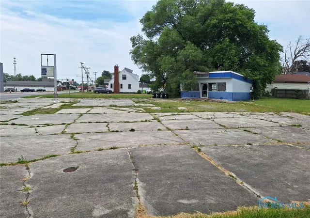 Photo 5 of Land for sale at 892 N Countyline St, Fostoria, OH 44830 | MLS# 6102129 | Listing updated on 2026-01-02