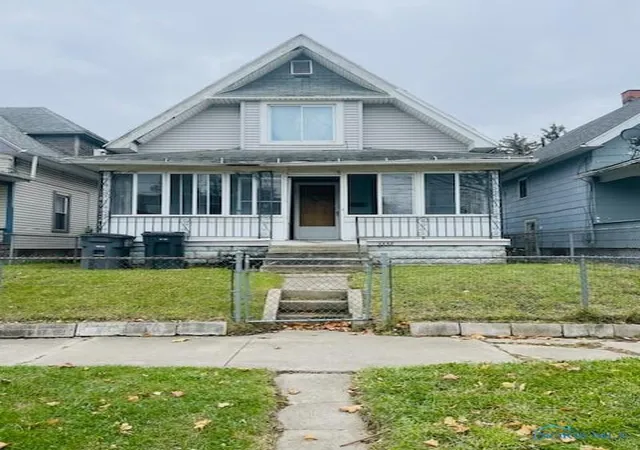 Photo 1 of Sale Pending at 3332 Maplewood Ave, Toledo, OH 43610 | MLS# 6124074 | Listing updated on 2026-03-26