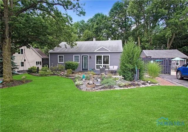 Photo 1 of Single family home for sale at 3778 N Cliff Rd, Port Clinton, OH 43452 | MLS# 6127838 | Listing updated on 2025-11-05