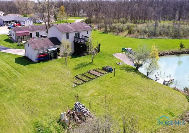Photo 3 of Single family home for sale at 5130 Lake Shore Dr, Defiance, OH 43512 | MLS# 6129175 | Listing updated on 2025-10-15