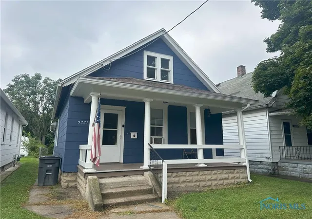 Homes for sale in Toledo, OH | 3221 Maple St, Toledo, OH 43608 | MLS# 6134589