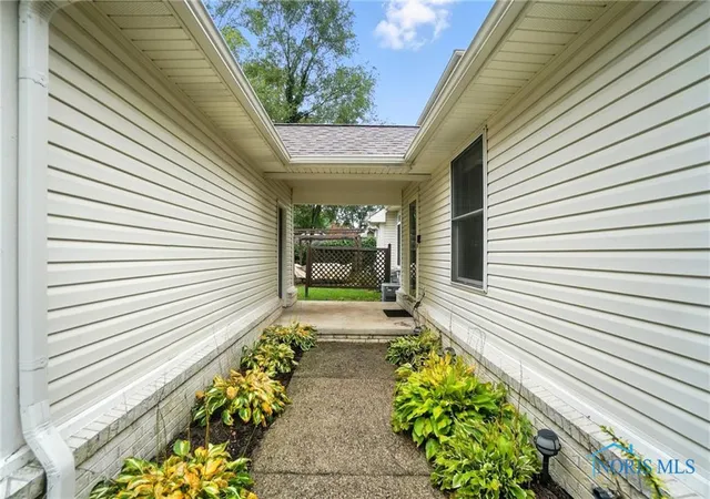 3rd image of 2133 Saint Andrews Bluff, Toledo, OH 43615 | MLS# 6134263