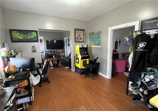 Photo 4 of Single family home for sale at 1455 & 1457 Ingomar Ave, Toledo, OH 43609 | MLS# 6132875 | Listing updated on 2025-11-17
