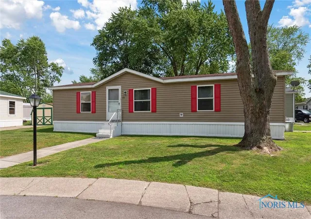 Photo 3 of Manufactured home for sale at 7717 Angola Rd, Holland, OH 43528 | MLS# 6131965 | Listing updated on 2025-12-23