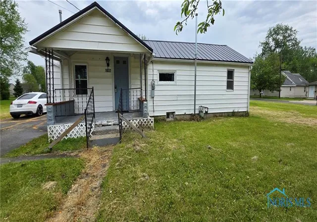 Photo 1 of Single family home for sale at 1037 Fishlock Ave, Findlay, OH 45840 | MLS# 6129994 | Listing updated on 2025-10-20