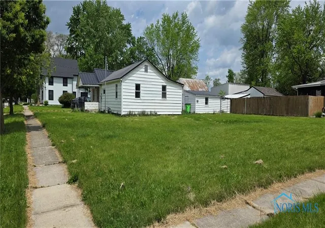 Photo 23 of Single family home for sale at 1037 Fishlock Ave, Findlay, OH 45840 | MLS# 6129994 | Listing updated on 2025-10-20