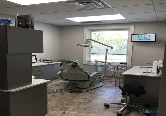 Photo 5 of Office at 2006 E Harbor Rd, Port Clinton, OH 43452 | MLS# 6130230 | | Sold on 2026-07-17