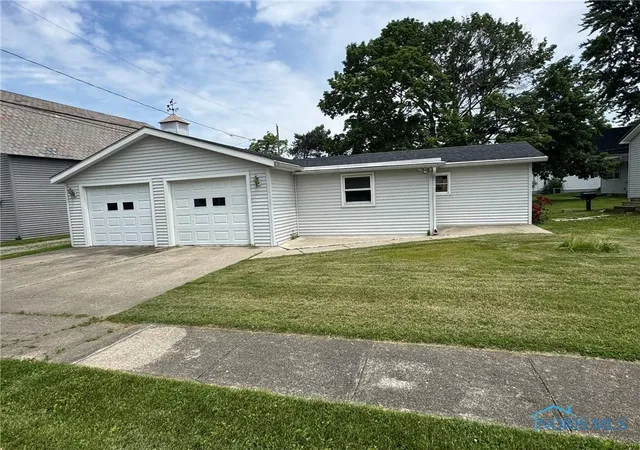 Homes for sale in West Unity, OH | 201 E Rings St, West Unity, OH 43570 | MLS# 6131420