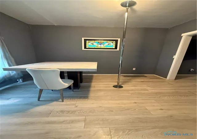 Photo 2 of Single family home for sale at 3329 Glenwood Ave, Toledo, OH 43610 | MLS# 6131870 | Listing updated on 2025-12-23