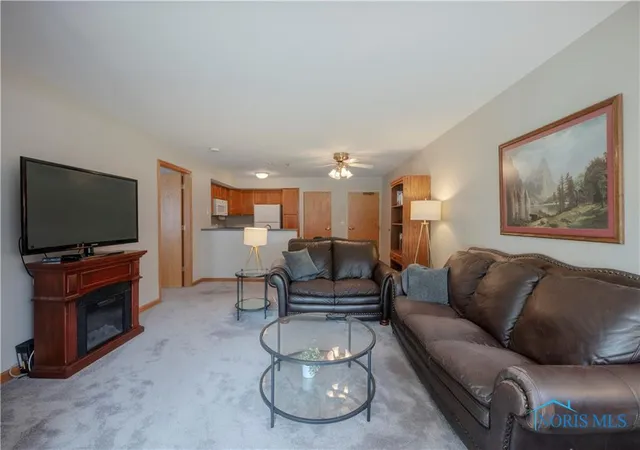 Photo 3 of Condo for sale at 2001 Perrysburg Holland Rd, Holland, OH 43528 | MLS# 6134685 | Listing updated on 2025-11-28