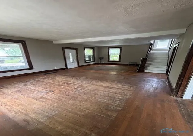 Photo 2 of Single family home for sale at 299 Circular St, Tiffin, OH 44883 | MLS# 6132598 | Listing updated on 2025-10-24