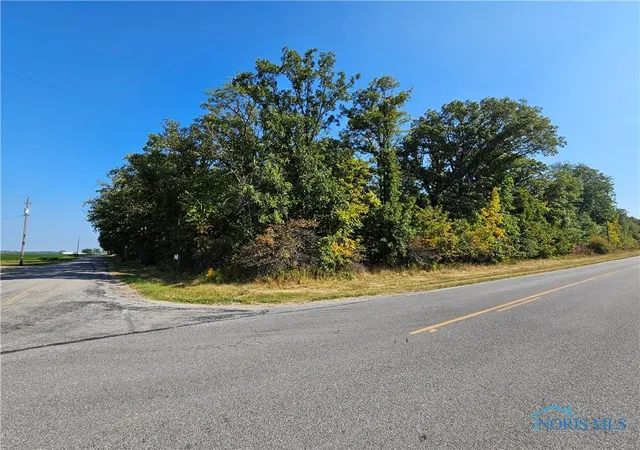 Photo 3 of House for sale at 18100 County Rd A, Bryan, OH 43506 | MLS# 6133992 | Listing updated on 2025-10-24