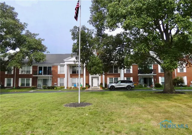 Photo 22 of Sale Pending at 425 W Ridge Dr, Fostoria, OH 44830 | MLS# 6133544 | Listing updated on 2025-12-23