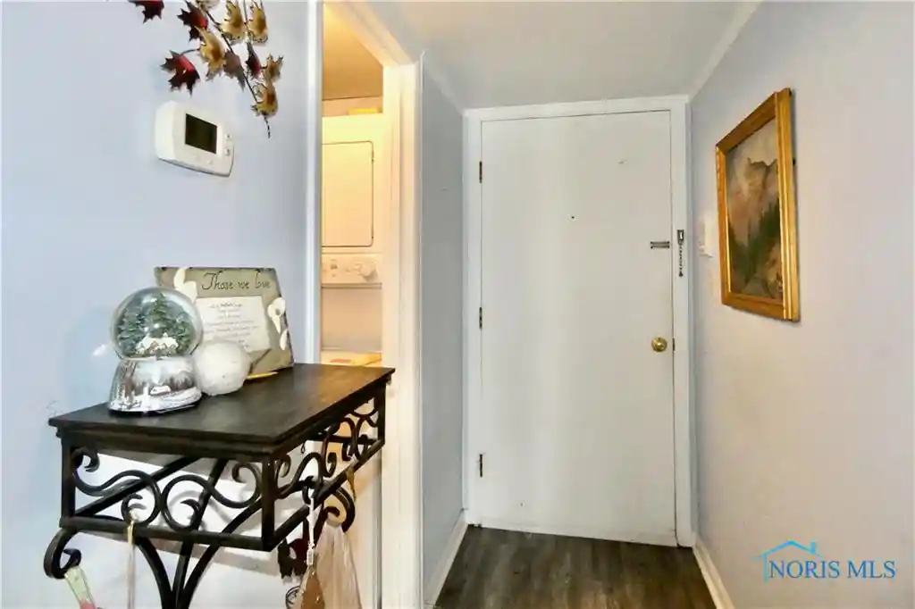 Listing Photo 2 - Condo for sale in 425 W Ridge Dr located at 425 W Ridge Dr, Fostoria, OH 44830 - Unit 425 W Ridge Dr