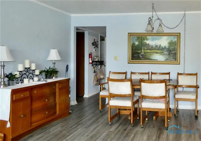 Photo 3 of Sale Pending at 425 W Ridge Dr, Fostoria, OH 44830 | MLS# 6133544 | Listing updated on 2025-12-23