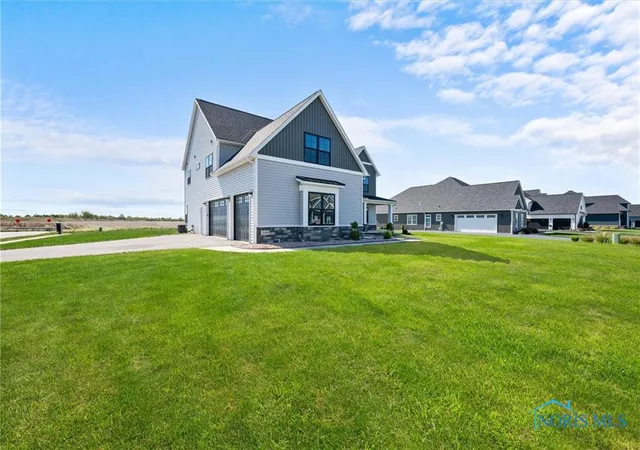 2nd image of 549 Canterbury Blvd, Perrysburg, OH 43551 | MLS# 6130859