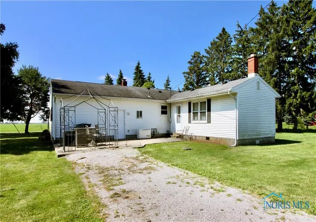 Photo 2 of Sale Pending at 11232 Elm St, Dunbridge, OH 43414 | MLS# 6132570 | Listing updated on 2025-12-23