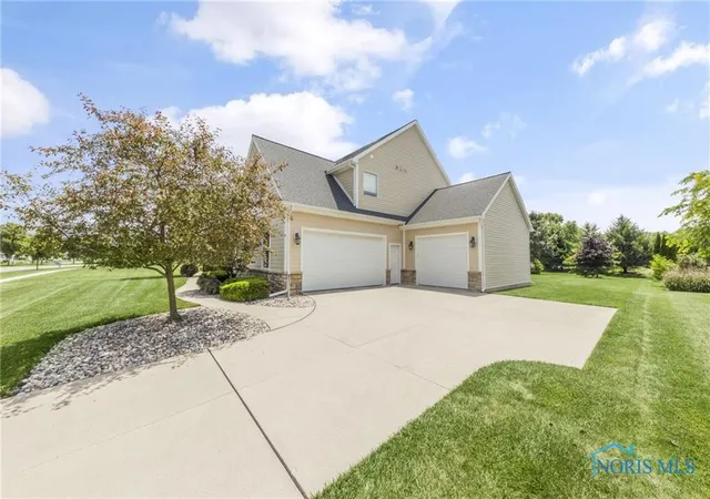 Photo 4 of Single family home for sale at 9701 Preakness Lane, Whitehouse, OH 43571 | MLS# 6131694 | Listing updated on 2025-10-14