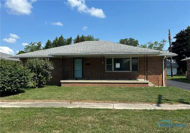 1st image of 410 Monroe Ave, Findlay, OH 45840 | MLS# 6134365
