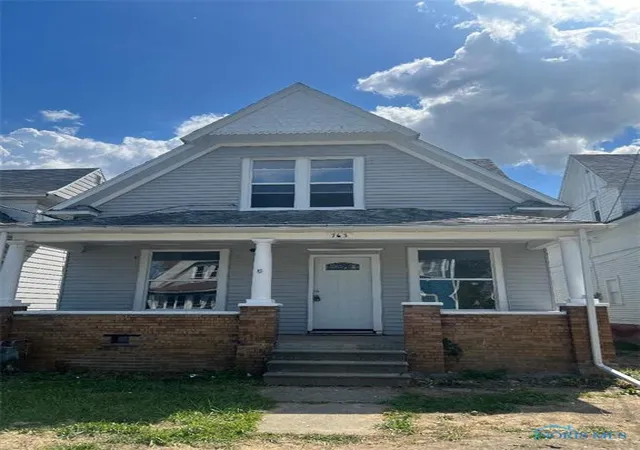 Photo 1 of Single family home for sale at 763 Redwood Ave, Toledo, OH 43609 | MLS# 6135428 | Listing updated on 2025-10-16