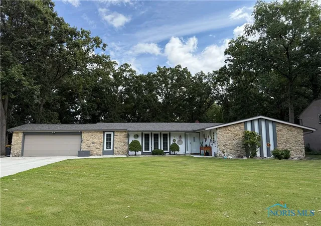 1st image of 1819 Sherwood Dr, Defiance, OH 43512 | MLS# 6135267