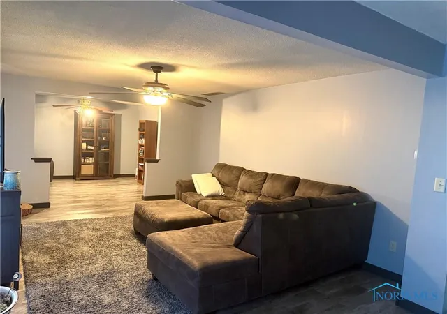 2nd image of 1819 Sherwood Dr, Defiance, OH 43512 | MLS# 6135267