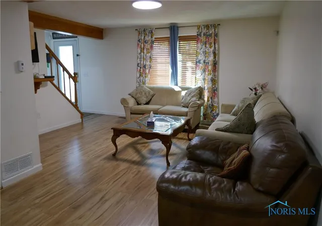 Photo 4 of Single Family Residence at 5950 E Pembridge Dr, Toledo, OH 43615 | MLS# 6135650 | | Sold on 2025-10-10
