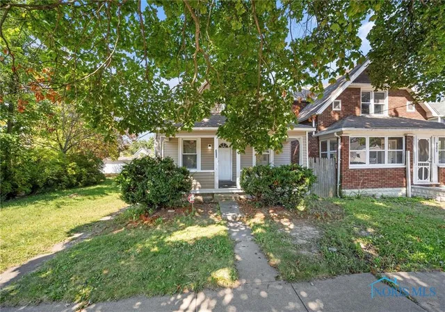 Homes for sale in Toledo, OH | 215 E Hudson St, Toledo, OH 43608 | MLS# 6135673