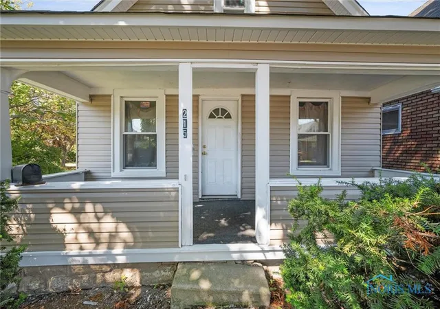 Homes for sale in Toledo, OH | 215 E Hudson St, Toledo, OH 43608 | MLS# 6135673