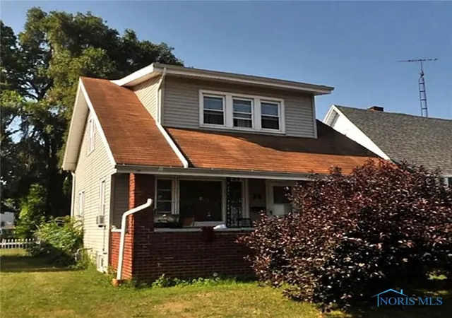 Photo 1 of Single family home for sale at 28 E Manhattan Blvd, Toledo, OH 43608 | MLS# 6135655 | Listing updated on 2026-02-09