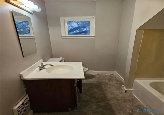 Photo 7 of Single family home for sale at 28 E Manhattan Blvd, Toledo, OH 43608 | MLS# 6135655 | Listing updated on 2026-02-09