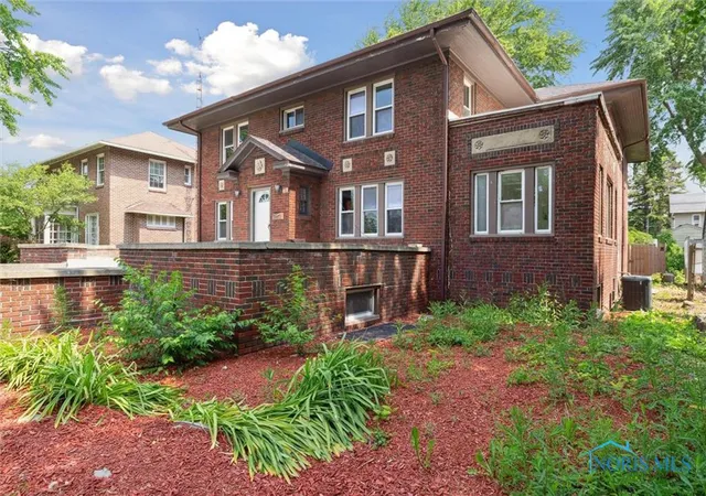 Photo 3 of Single family home for sale at 612 W Main St, Woodville, OH 43469 | MLS# 6135735 | Listing updated on 2026-03-24