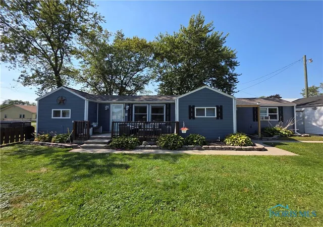 Photo 1 of Single family home for sale at 869 David Dr, Toledo, OH 43612 | MLS# 6135859 | Listing updated on 2025-11-03
